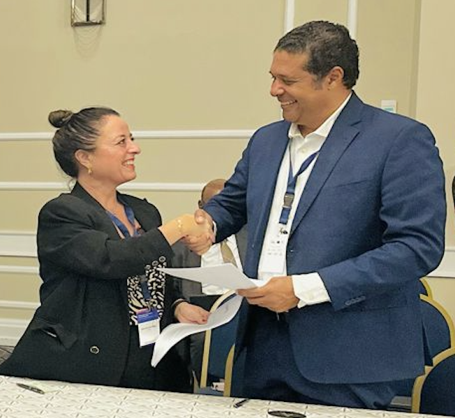 Firma acuerdo entre ISOC-do y Red Clara para formentar la creacion de red academica digital en la Rep. Dominicana
