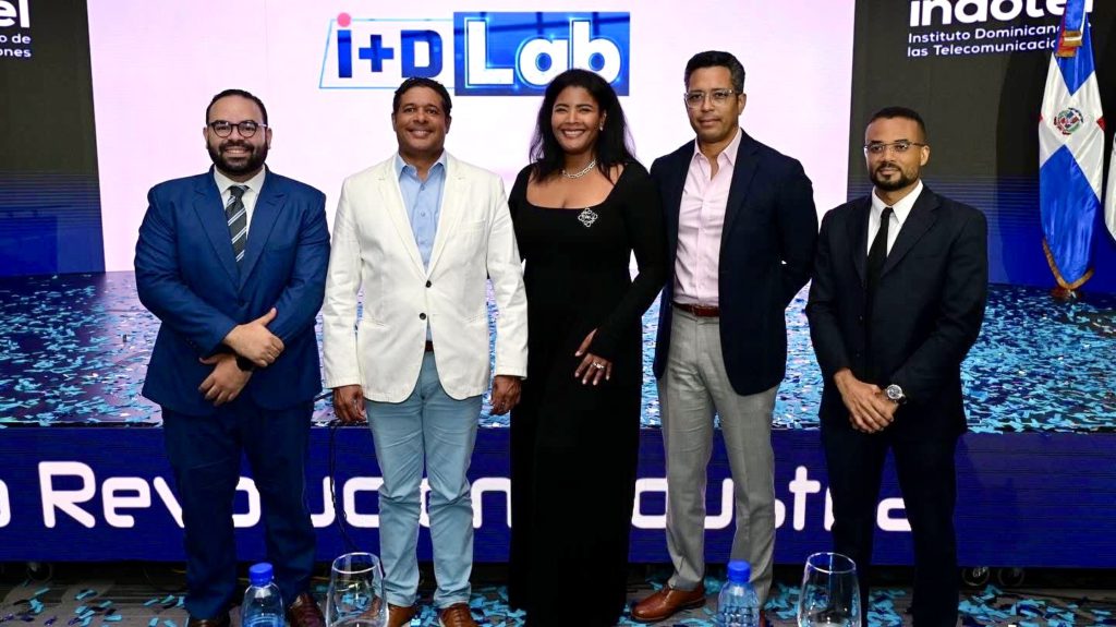 Jurado del ID Lab del congreso Indotel 4.0 isoc.do osvaldo larancuent